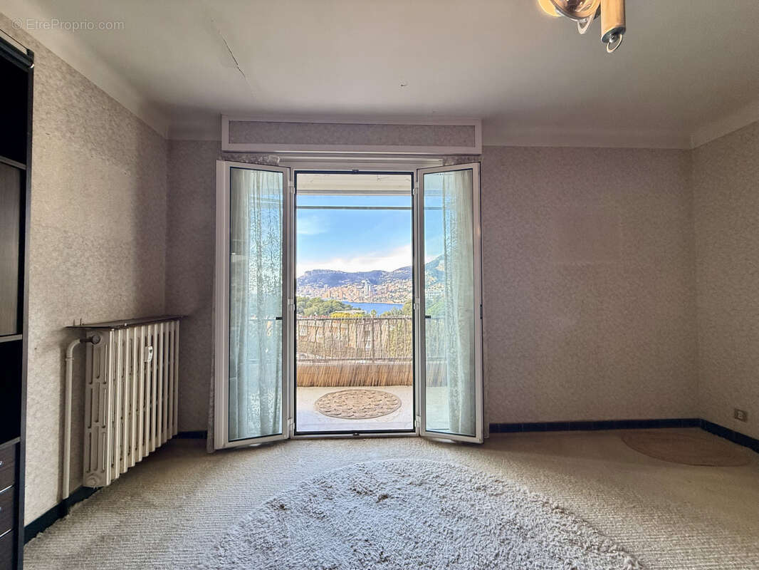 Appartement à ROQUEBRUNE-CAP-MARTIN