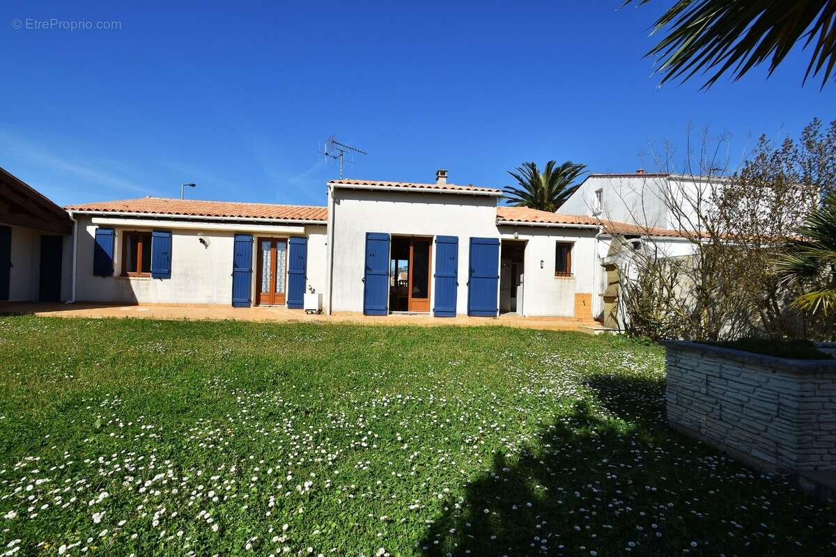 Ile d'OLERON, LA BREE LES BAINS (17), Charente-Maritime, Maison à vendre 5 pièces, 106 m² habitables, terrain 540 m² - photo 5