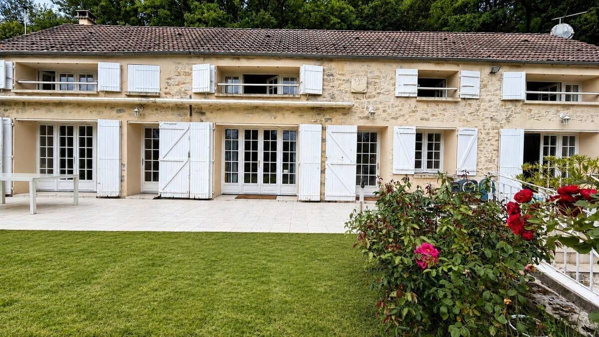 Maison à GUIGNEVILLE-SUR-ESSONNE