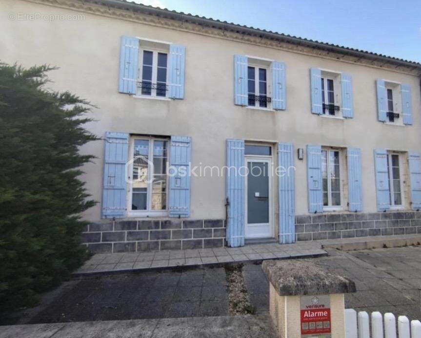 Maison à SAINTE-GEMME