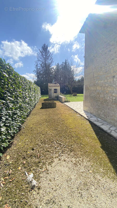 Maison à CHAMPAGNOLLES