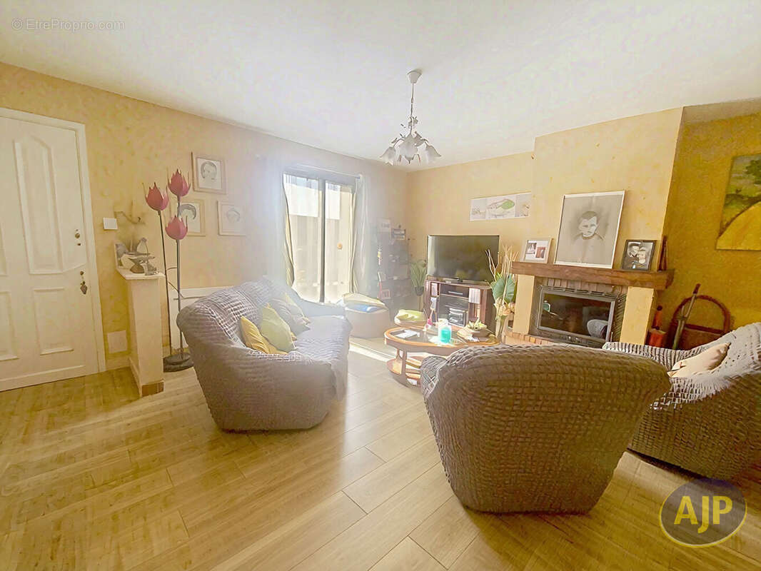 Maison  5 pièce(s) 90 m2 - photo 2