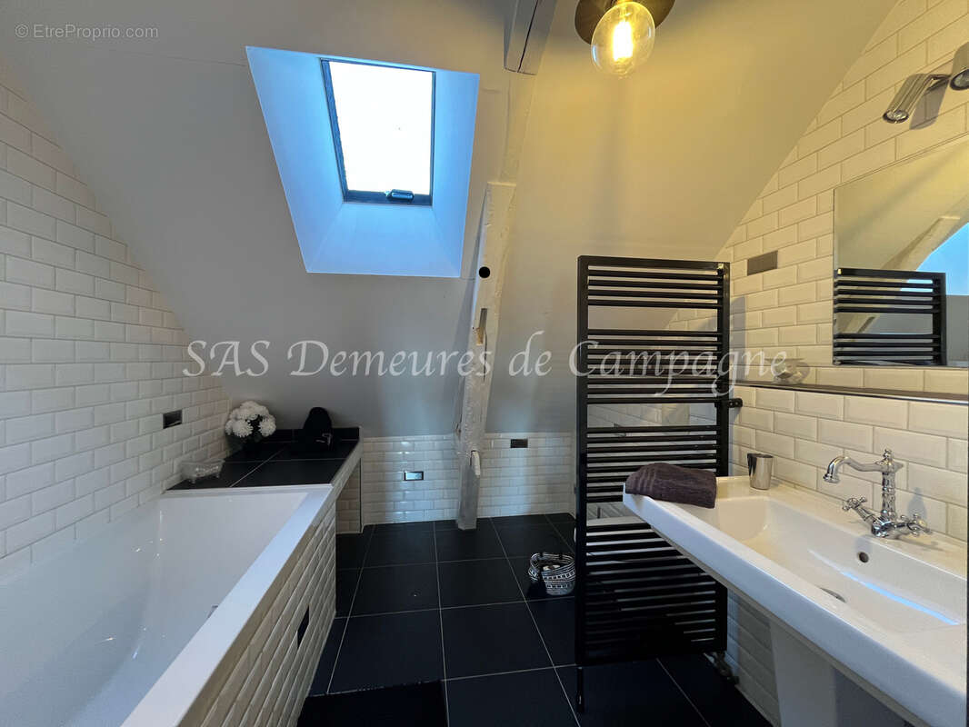 Maison à SAINT-SATUR