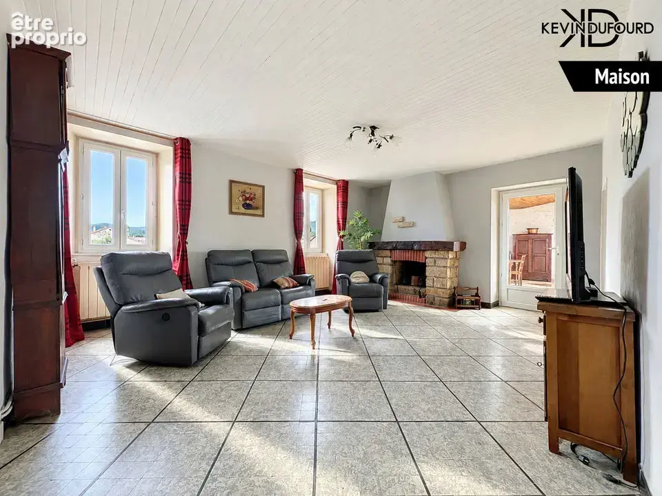 Maison 8 pièces 140 m² à vendre à Saint-Julien-Du-Serre (07200) - photo 4