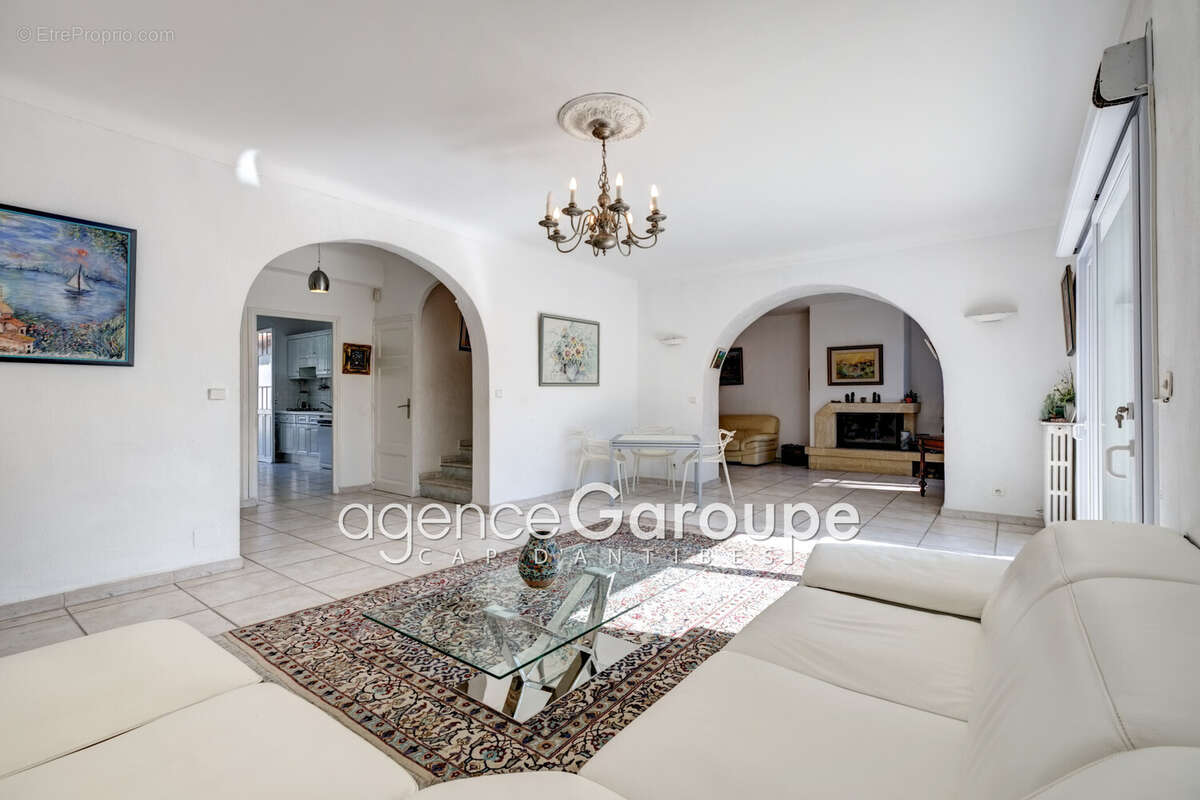 Maison 224 m² à Antibes  - photo 4