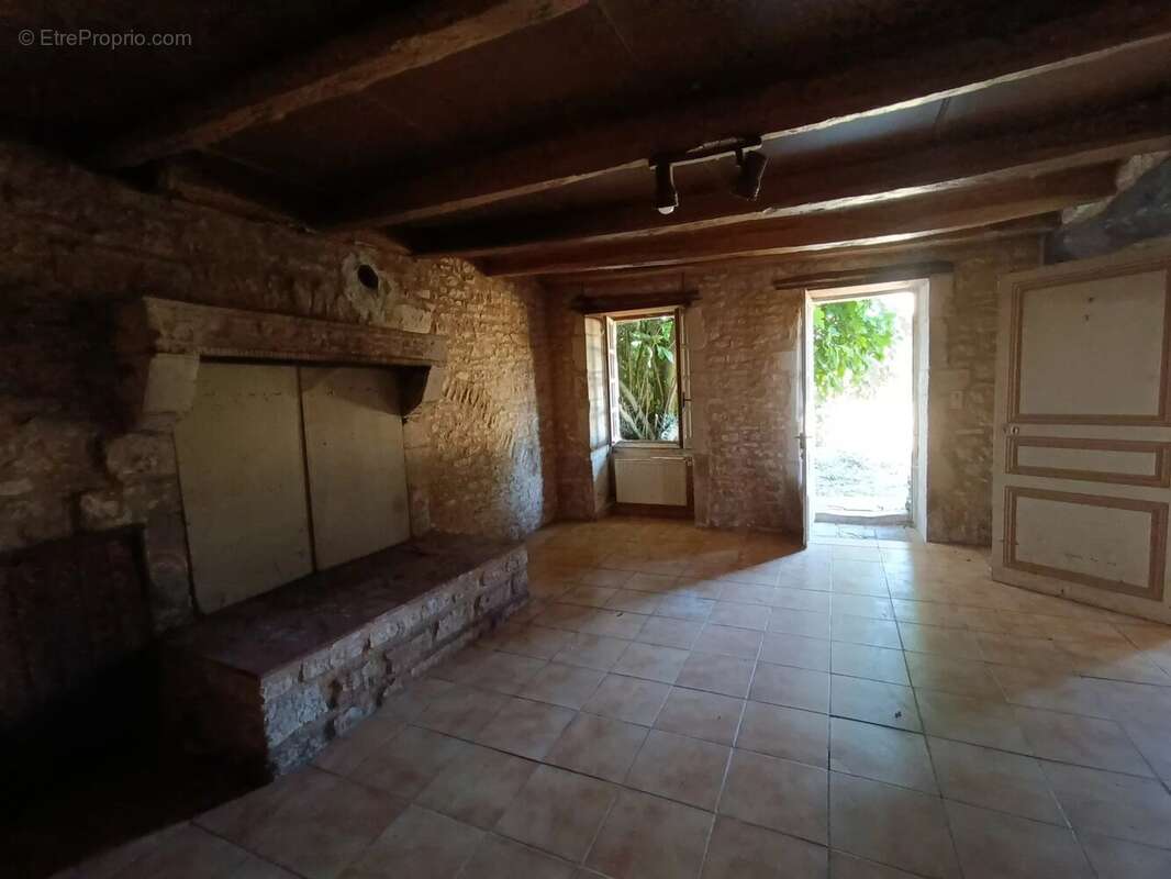 Maison à VILLEFAGNAN
