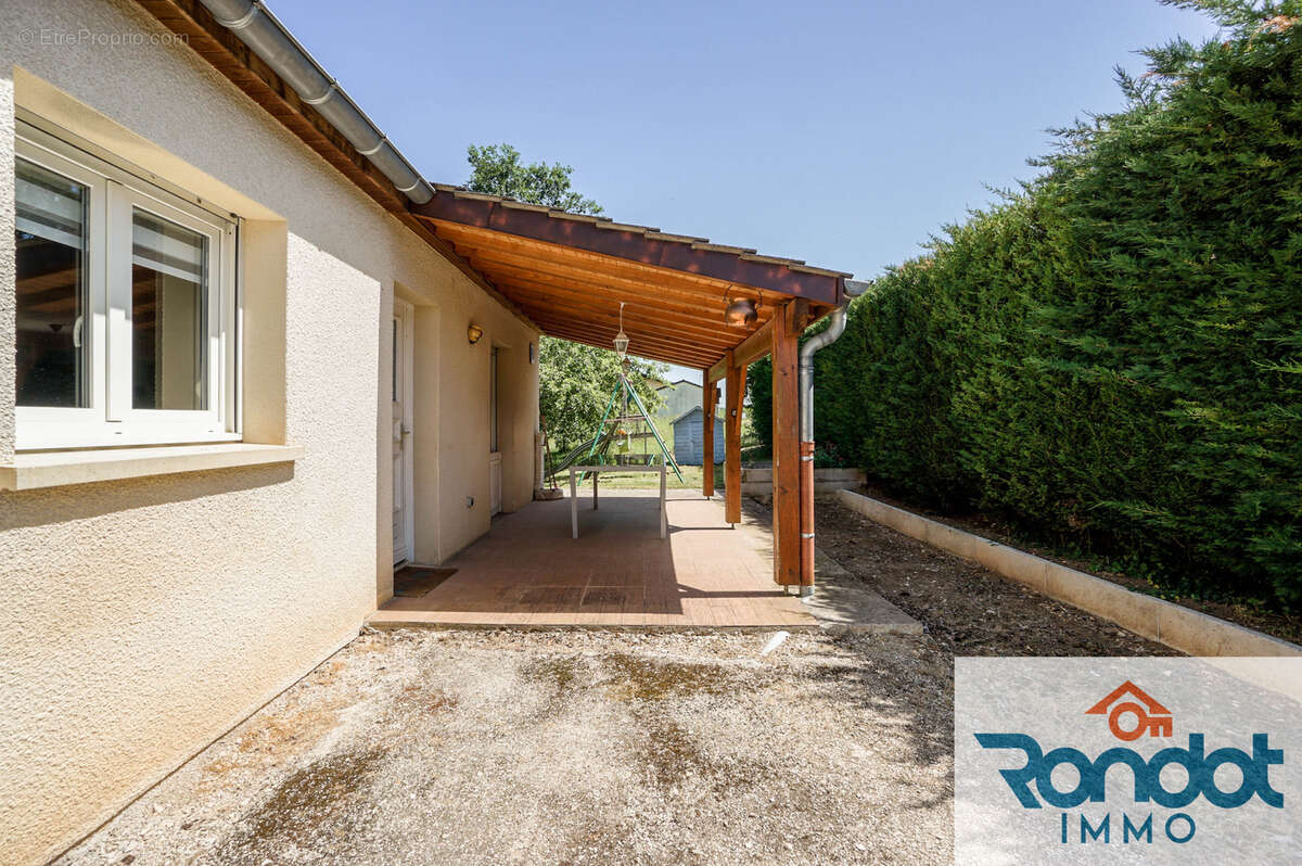 Maison 5 pieces / 3 chambres / environ 86 m2 / parcelle 1174 m2 / garage - photo 2