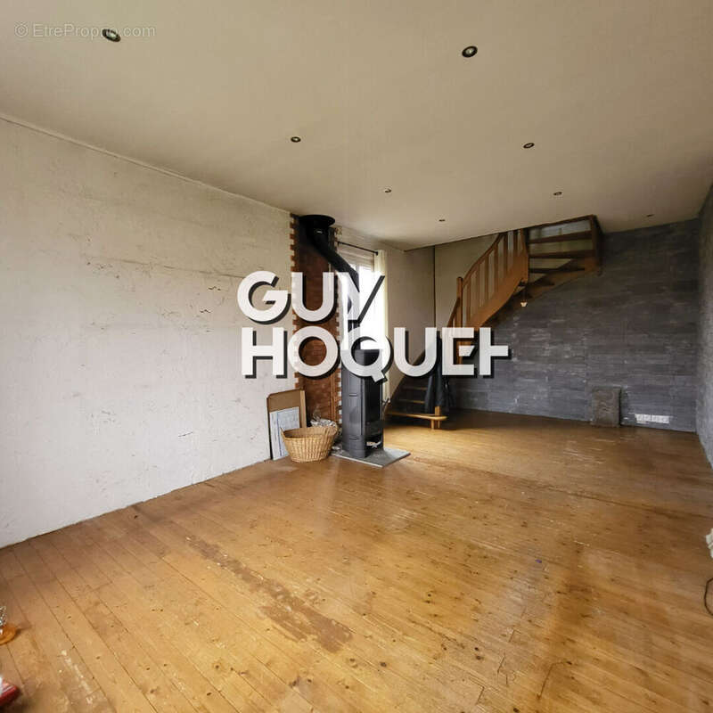 Maison à VARENNE-SAINT-GERMAIN