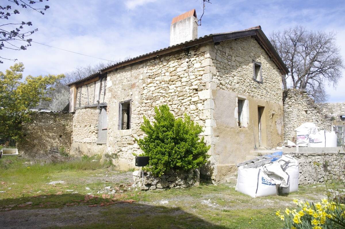Maison à SAINT-JEAN-POUTGE