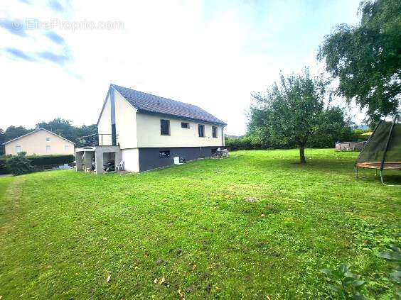 Au calme, jolie, lumineuse, agréable et charmante maison F6 sur 16.50 ares terrain - photo 3