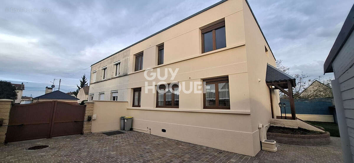 Maison à LES MUREAUX