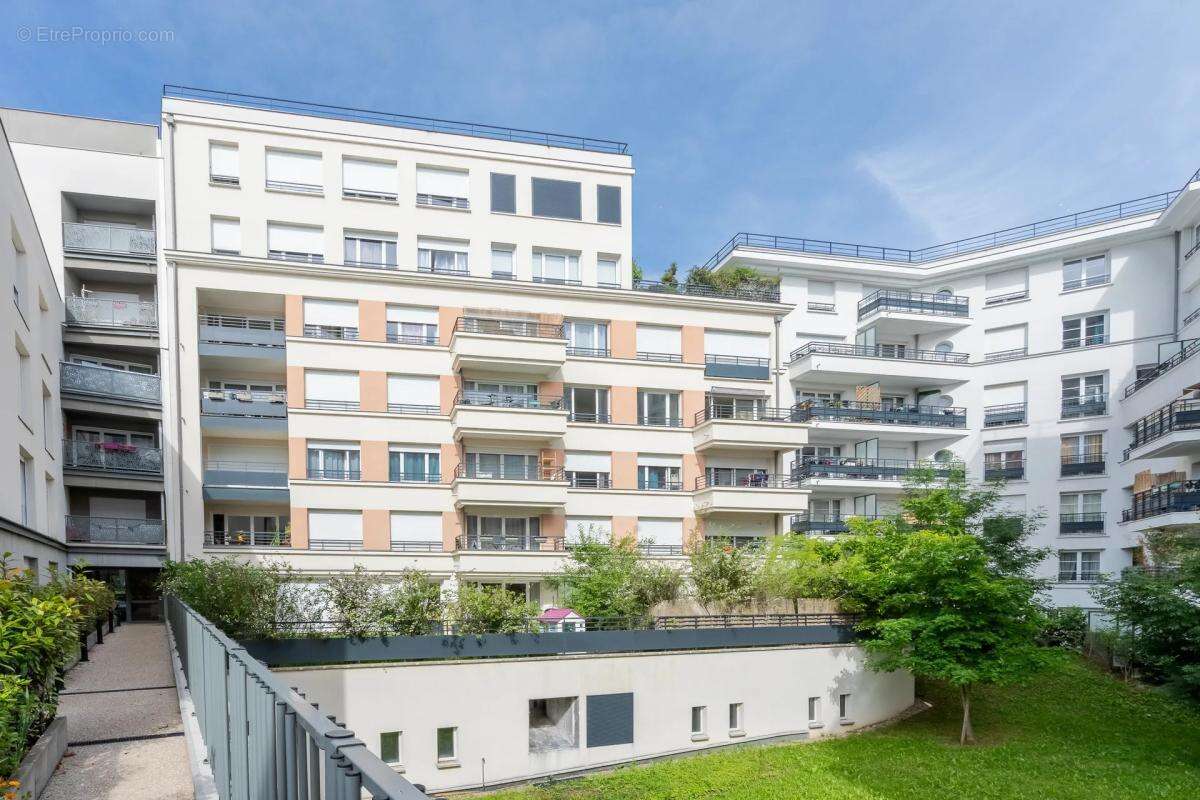 Appartement à LE PERREUX-SUR-MARNE