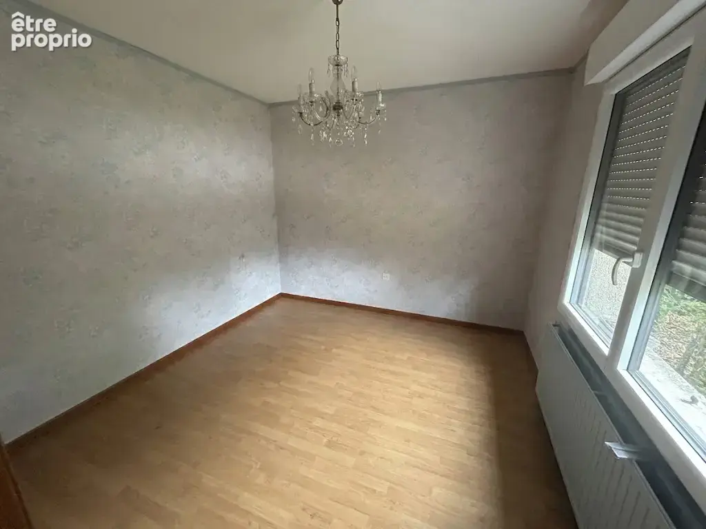 Plain pied individuel situé proche des accès autoroutier, développant 95m2 environ !! - photo 10