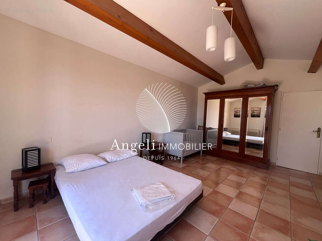 Saint aygulf : villa vue mer - photo 10