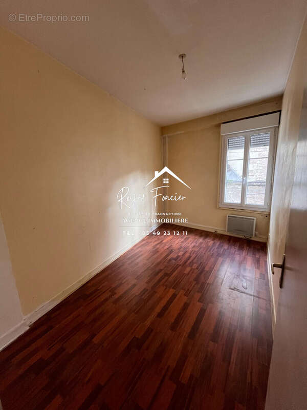 Chambre 1 de 10, 19 M2  - Appartement à CHATELLERAULT