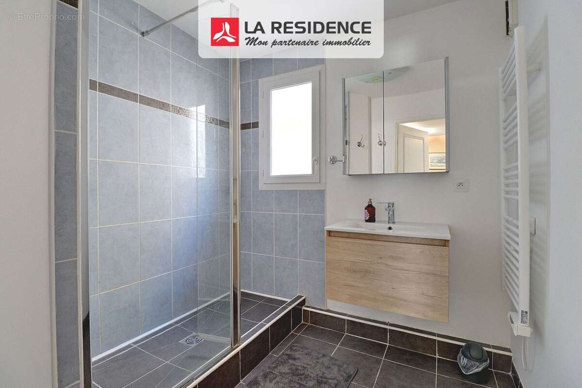 Appartement 62 m² à Saint-Raphael  - photo 7