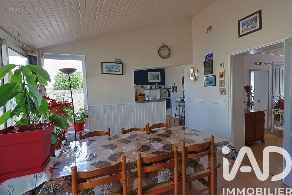 Maison 134 m² à Thouars  - photo 3