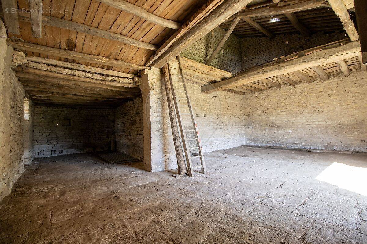 Parking à VERMENTON