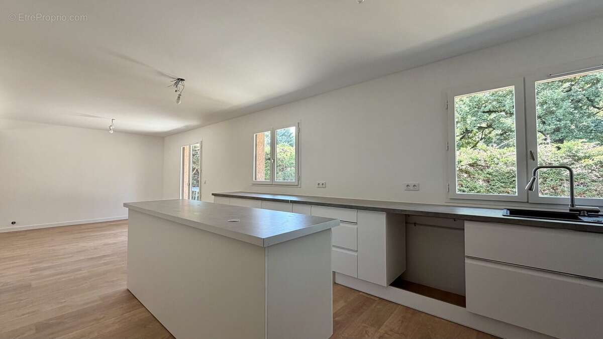 Maison 155 m² à Quintal  - photo 7