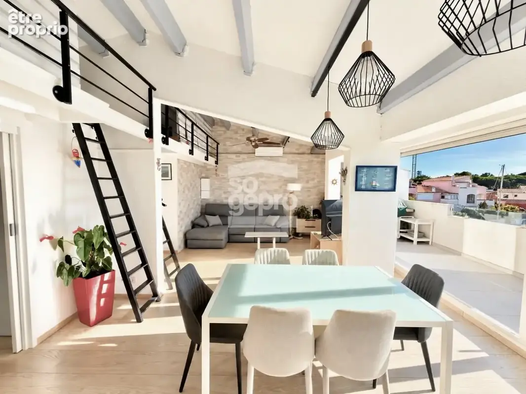 Réf : 2342 - Vente 3 Pièces avec magnifique vue sur le Port, sur l'île des Marinas ! - photo 4