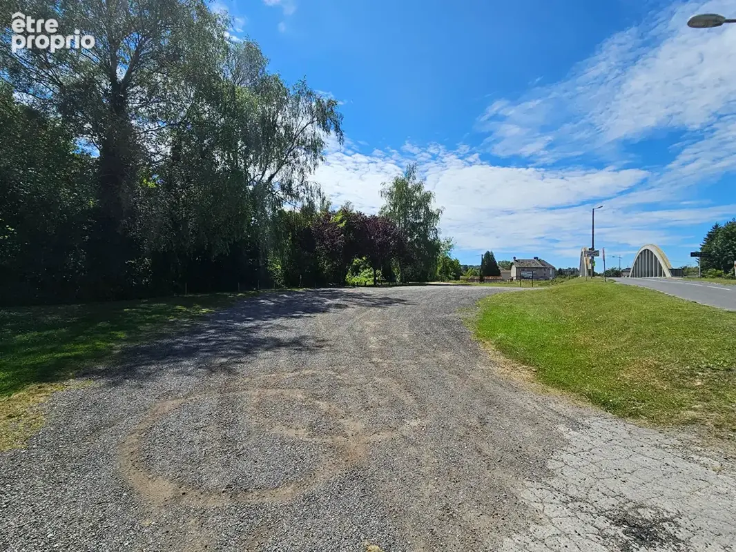 A Vailly-sur-Aisne, terrain à bâtir pour l'implantation d'une activité. - photo 2