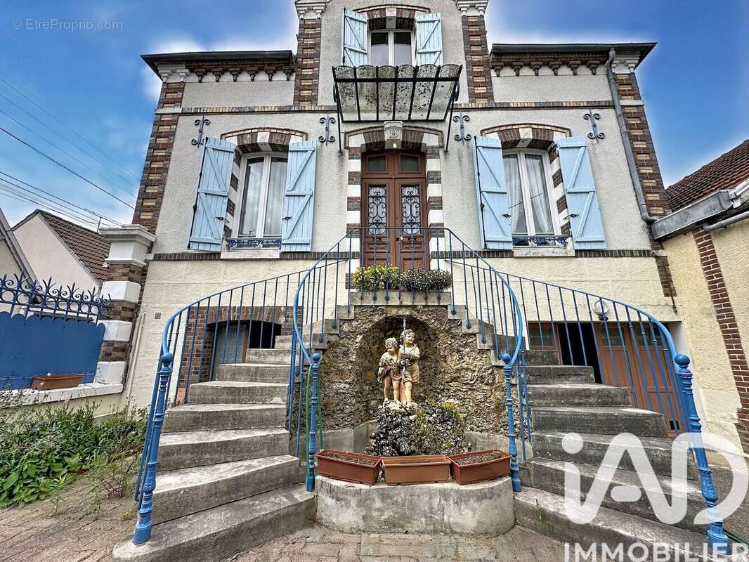 Maison 121 m² à Sens  - photo 3