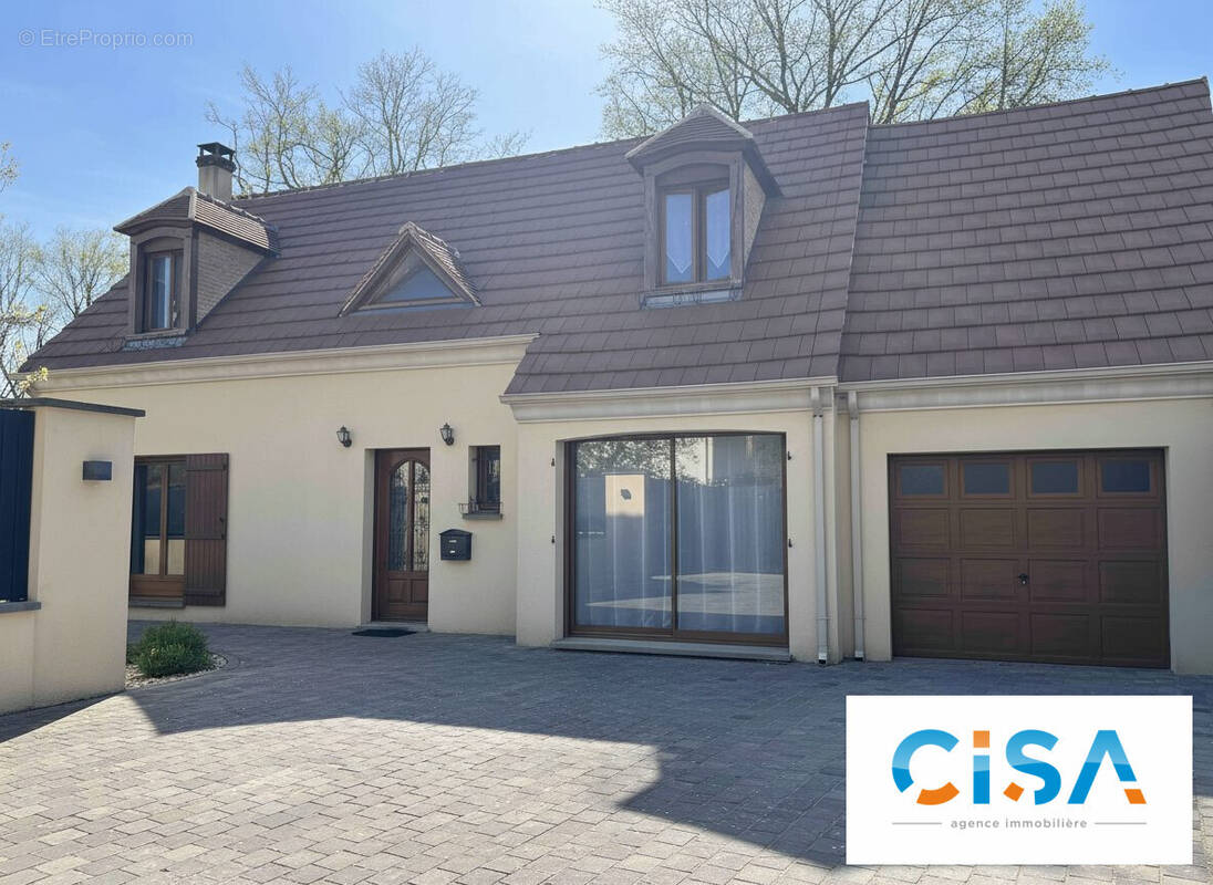 Maison à VERNEUIL-EN-HALATTE