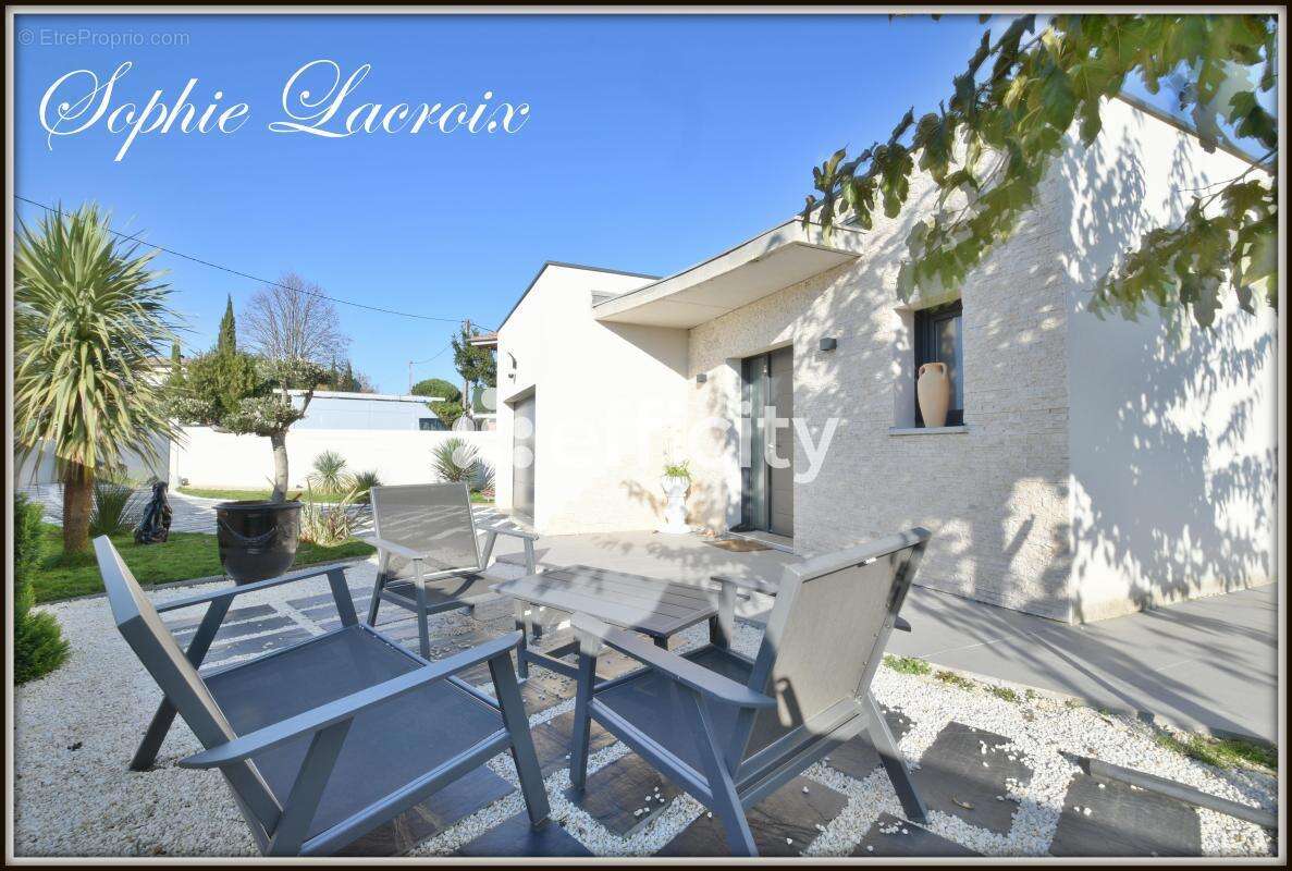 Maison à ROUSSILLON