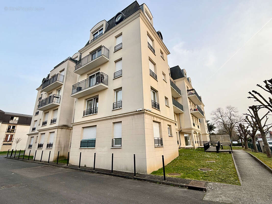 Appartement à CORBEIL-ESSONNES
