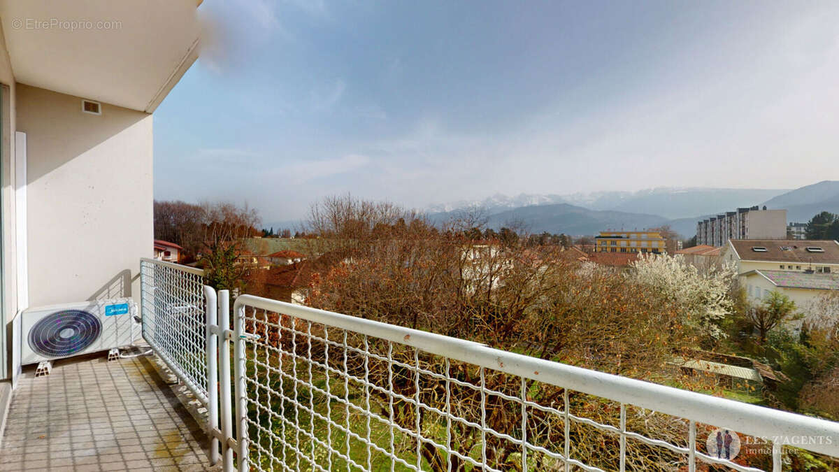 Appartement à SAINT-MARTIN-D'HERES