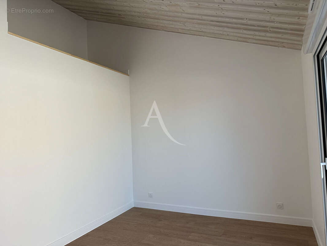 Appartement à FOURAS