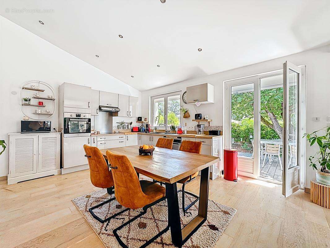 Maison à ROQUEBRUNE-SUR-ARGENS