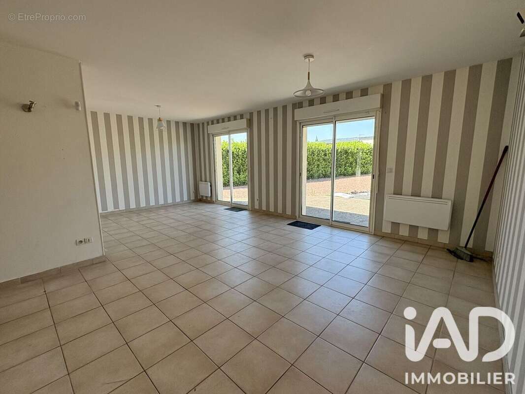Maison 104 m² à Brain-Sur-Allonnes  - photo 5