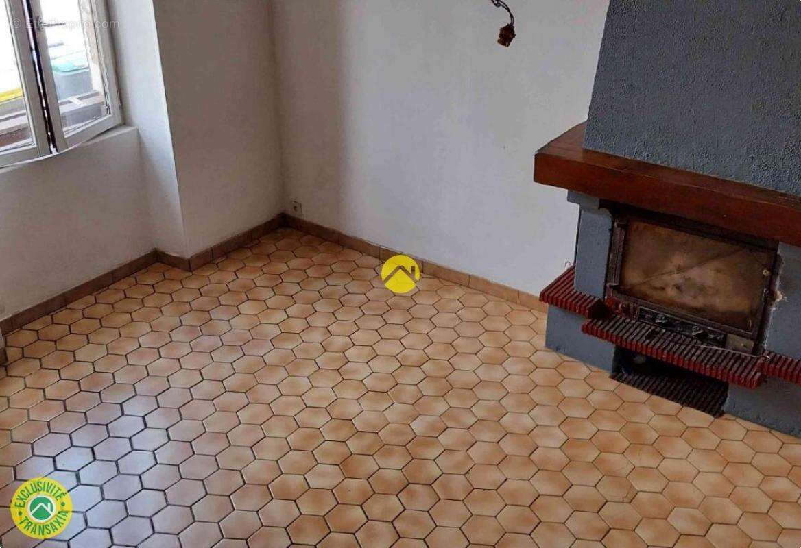 Maison à GROSSOUVRE