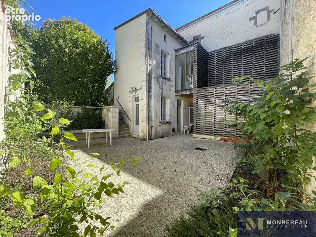 Maison à BARBEZIEUX-SAINT-HILAIRE