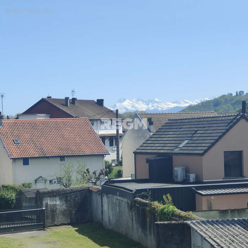 PAU    Superbe appartement T4 entièrement rénové avec terrasse et vue Pyrénées - photo 14