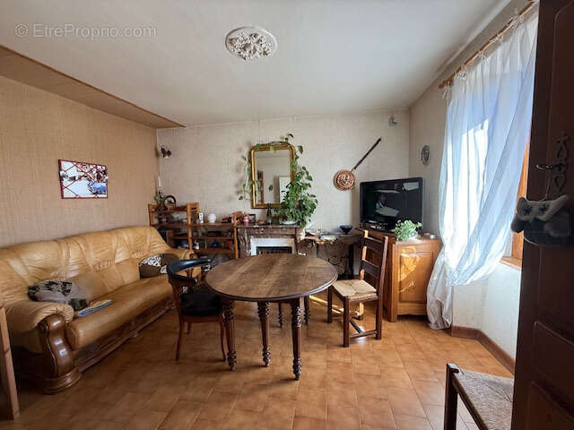 Maison à SAINT-SETIERS