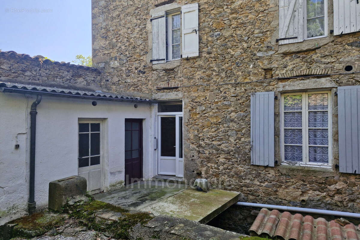 Maison à MONOBLET