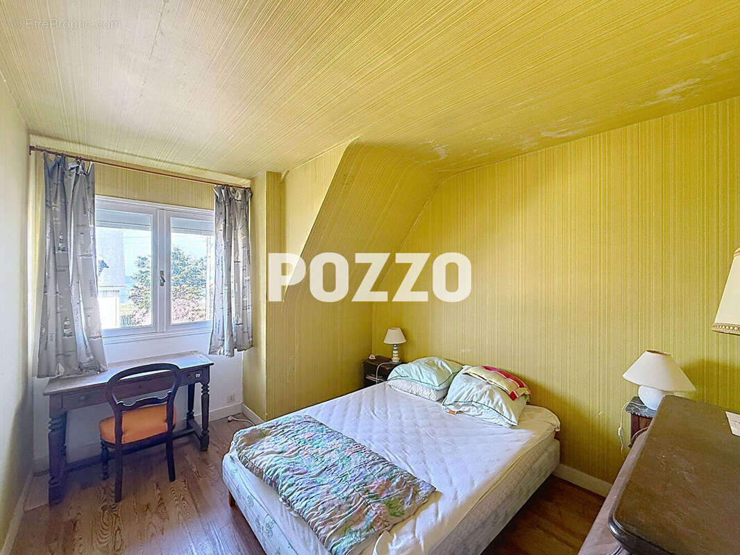 Maison F8 (210m²) en vente à JULLOUVILLE  à 30 m de la mer - photo 7