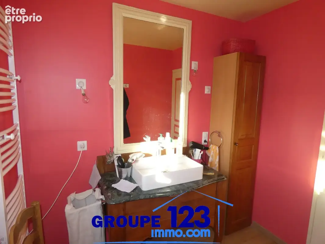 Maison et local commercial - photo 11