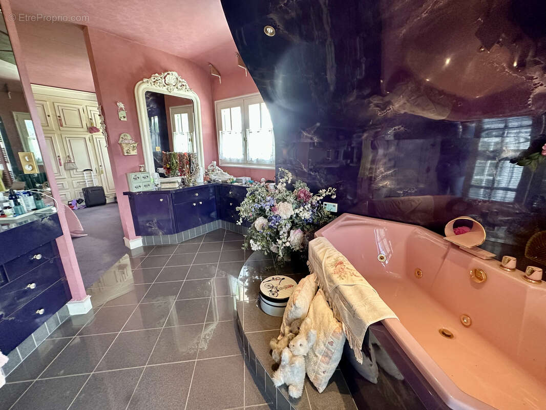 Belle propriété familiale de 220 m2 sur un terrain clos et paysager de 1 785 m2   Bellengreville - photo 18
