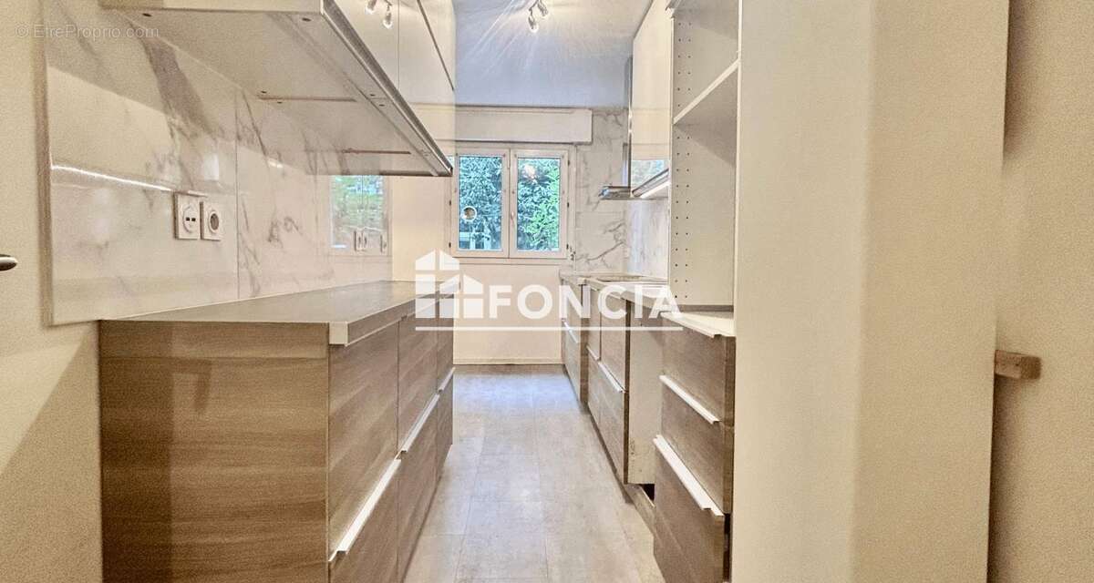 Appartement à LEVALLOIS-PERRET