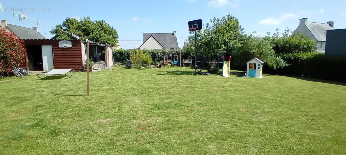 Maison à PLOUNEVEZ-LOCHRIST