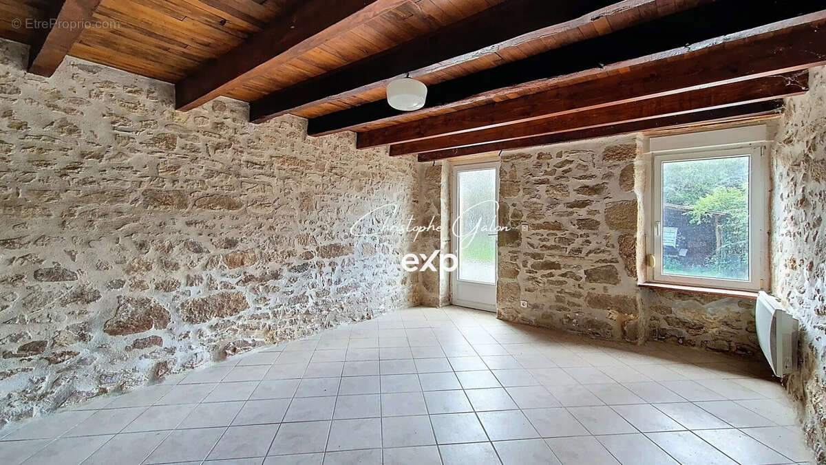 Maison à CHATEAUPONSAC