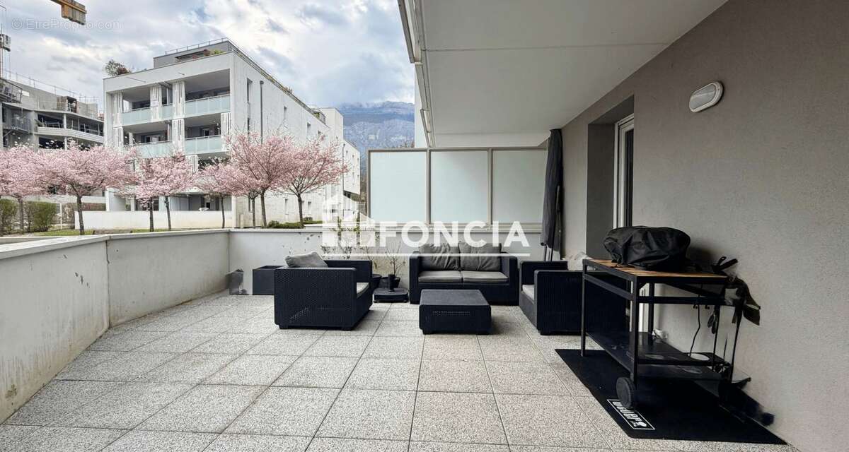 Appartement à MEYLAN