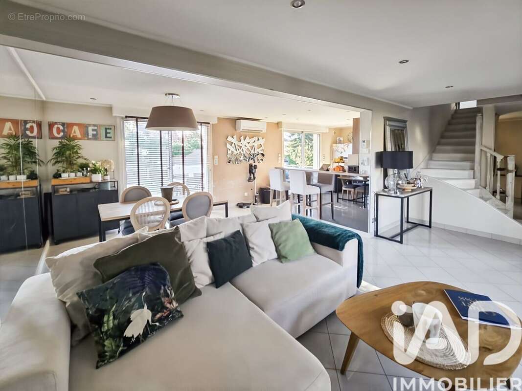 Photo 2 - Maison à MONTFERMEIL