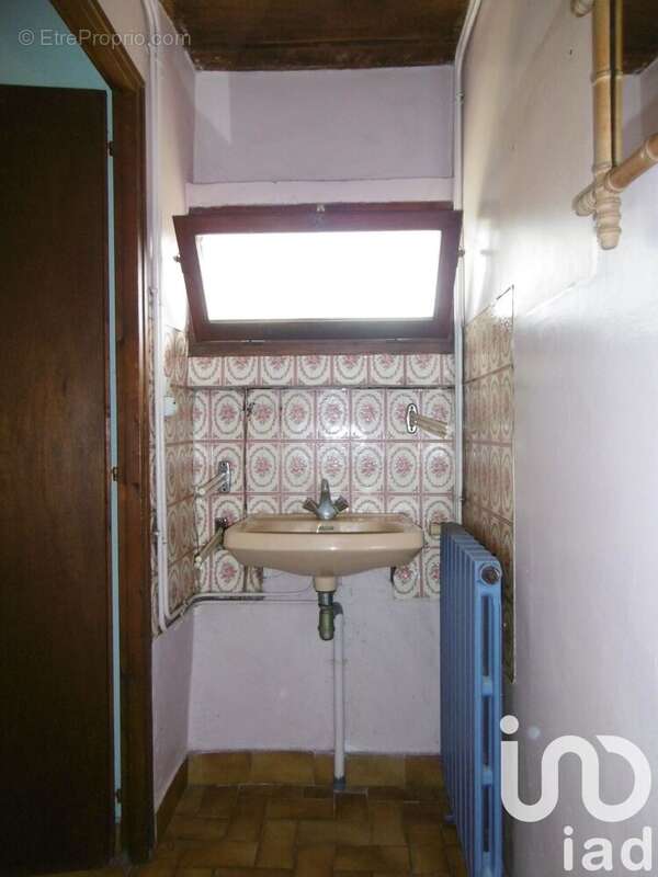 Maison 64 m² à Adriers  - photo 9