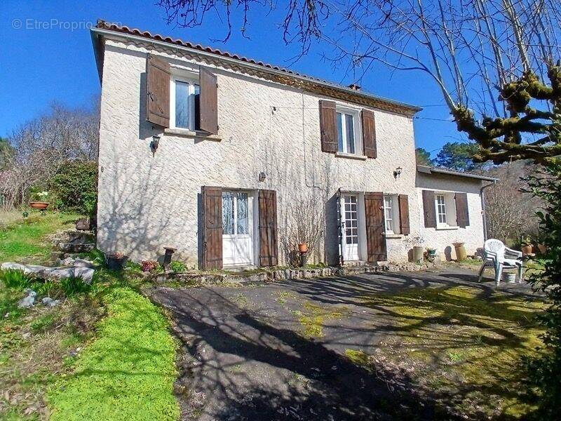 Maison à VAUNAC