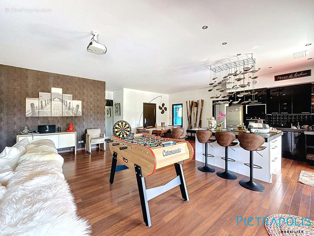 Maison 222 m² à Agde  - photo 5