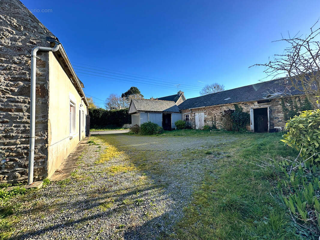 Maison à YFFINIAC